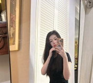 魅惑撩人正妹 有著一雙勾魂電眼 性感的唇形讓人想一親芳澤