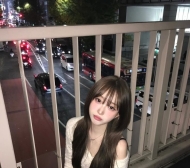 甜美長腿正妹，超長直髮 氣質可愛又帶點小性感 床上乖巧聽話又黏人