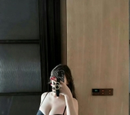 火辣翹臀+完美比例 性感到爆，床上主動餵奶炮 舌吻、愛操控你，整個人散發騷勁